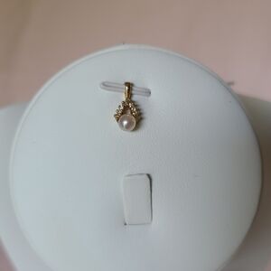 14 Kt Yellow Gold Pearl Diamond Pendant Charm Dainty Delicate 1.15 Grams Gift